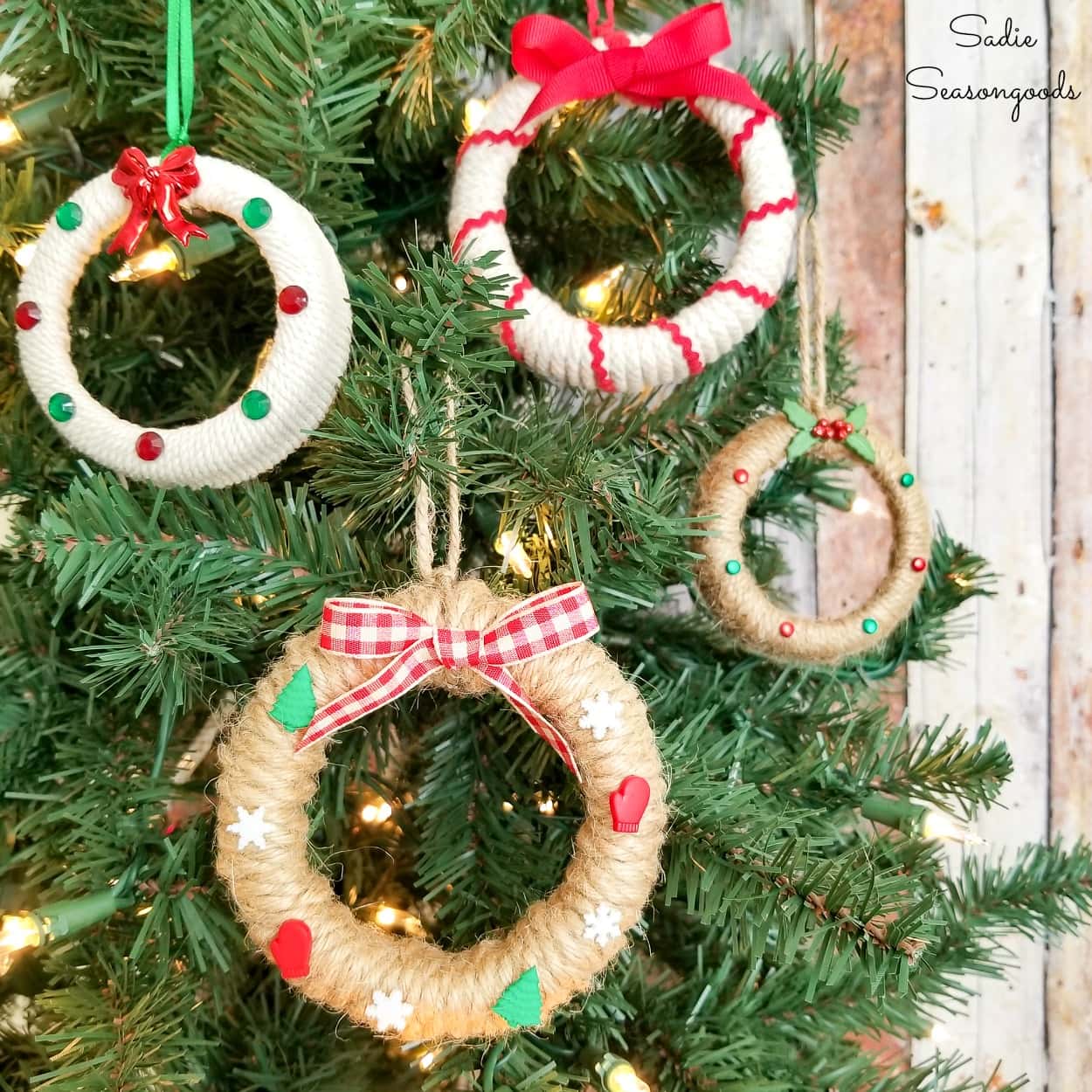 DIY Retro Christmas Yarn Wreath - My So Called Crafty Life