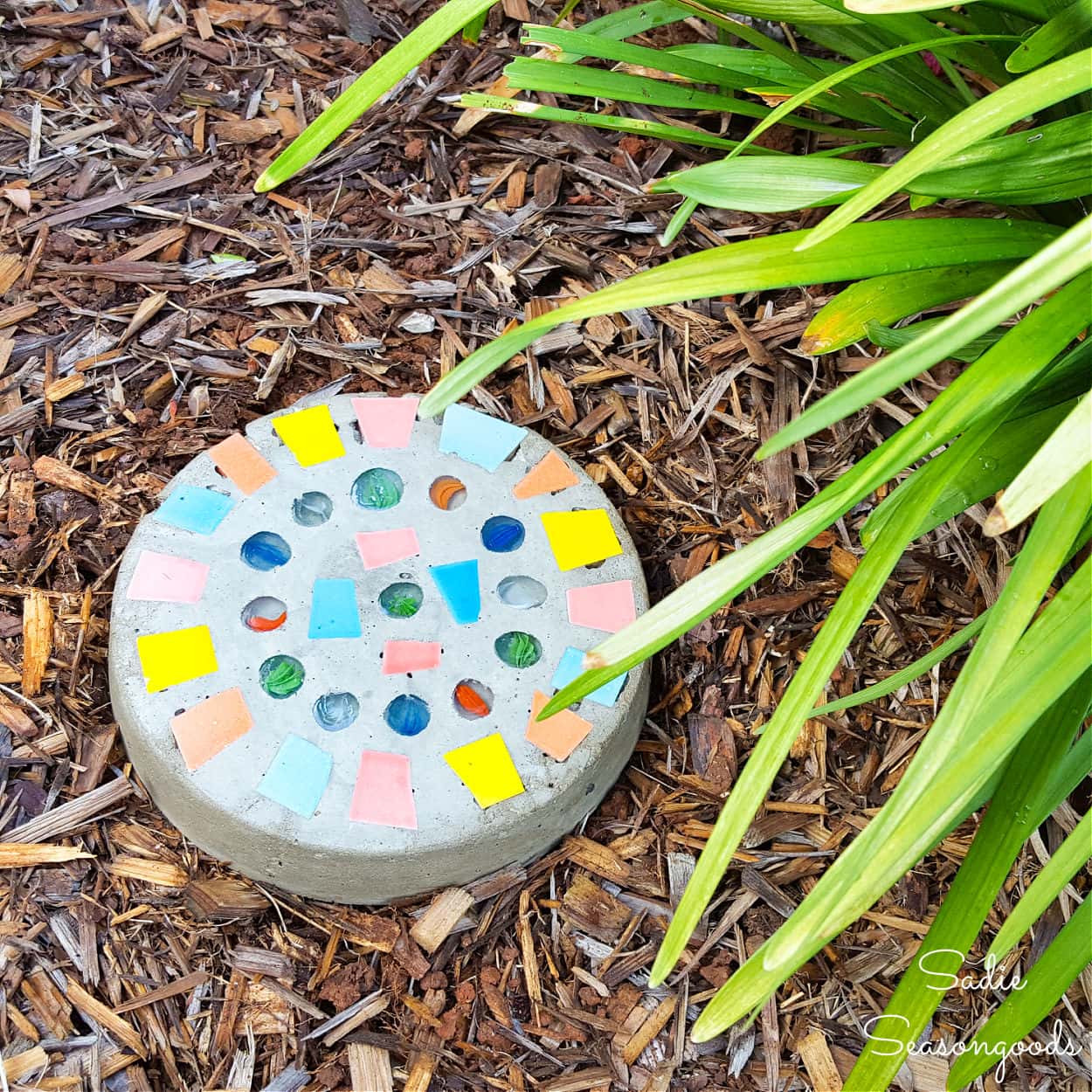 Mosaic Mold - Stepping Stone, 12 diameter, Round