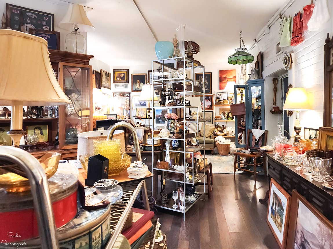 vintage clothing and housewares in the queen city