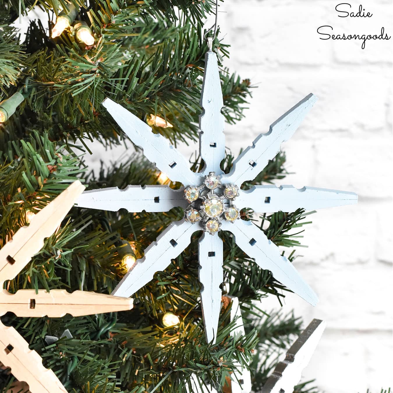 12 Pcs Christmas Wooden Snowflake Tree Ornaments Wreath Vintage