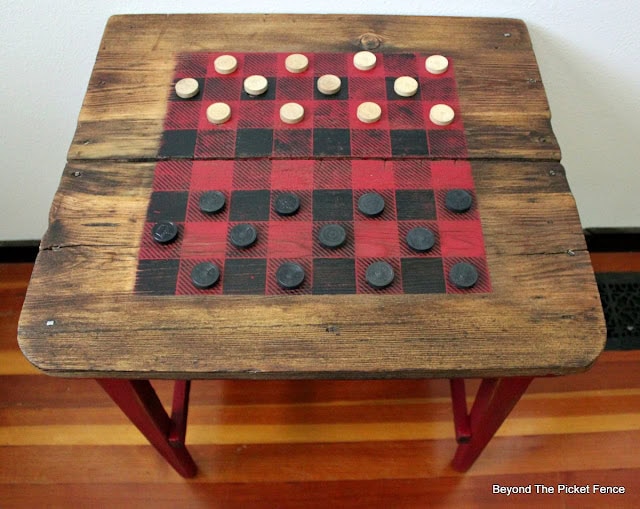 buffalo plaid stencil to make a checkers board