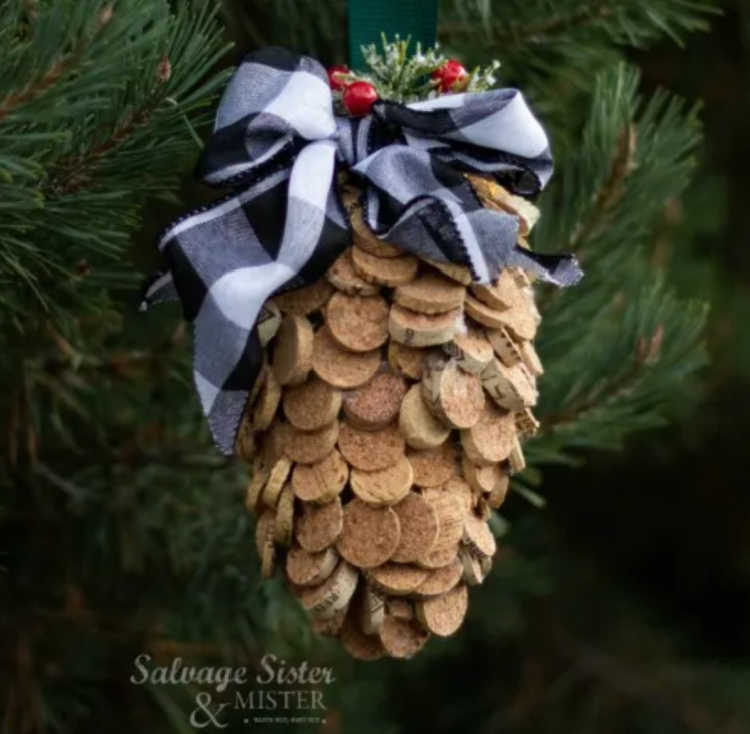 diy pinecone made from wine corks