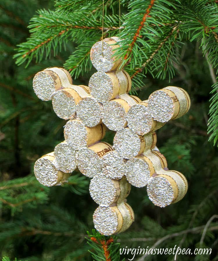 diy snowflake ornament from wine corks