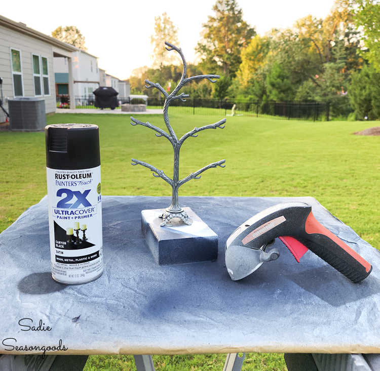 painting a tabletop tree for halloween decor