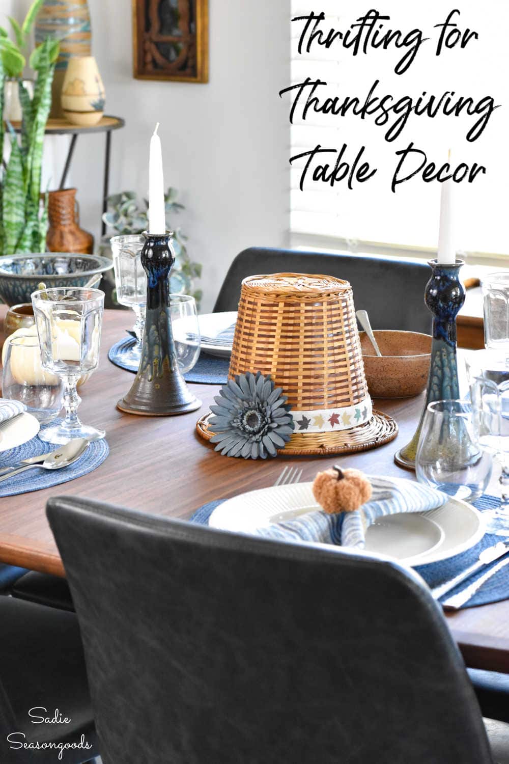 blue thanksgiving decor and centerpiece idea